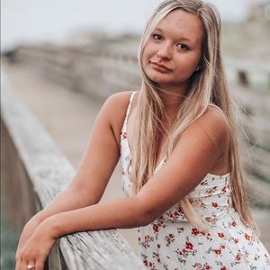 Meet your Posher, Abigail